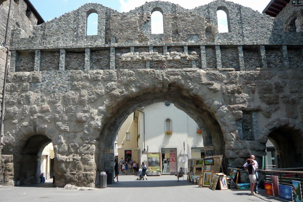 Palu Vacanze: Cuore Del Centro Storico Aosta Exterior foto