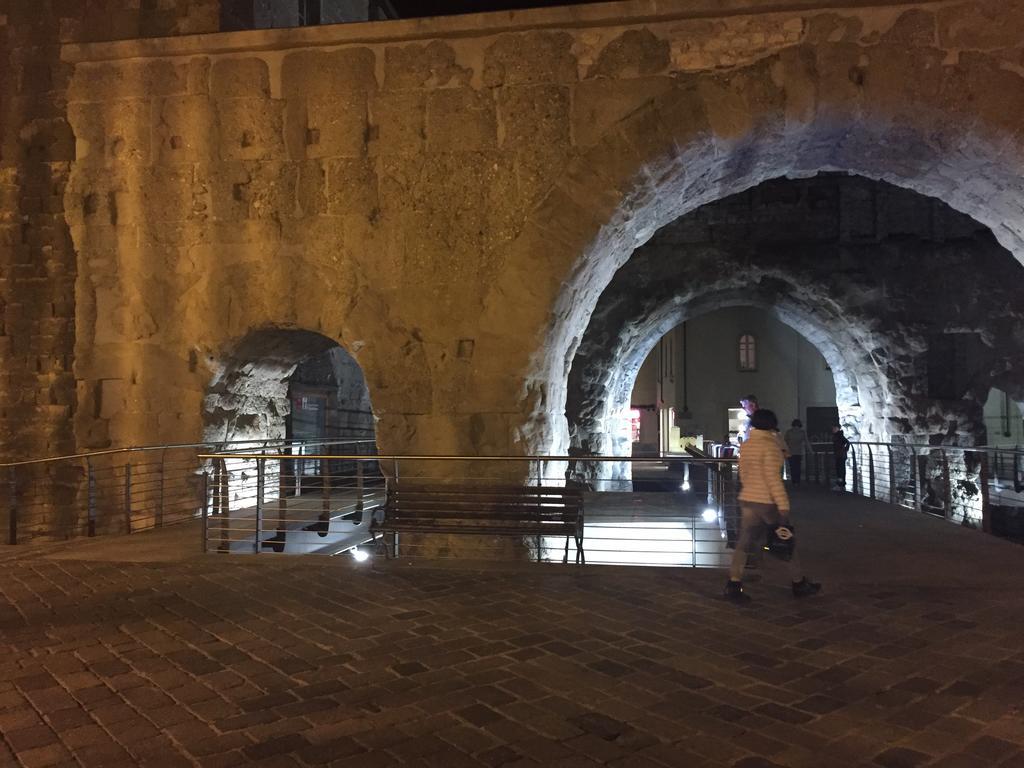 Palu Vacanze: Cuore Del Centro Storico Aosta Exterior foto
